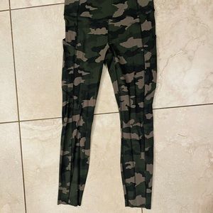 Lululemon Fast & Free Camo leggings size 8